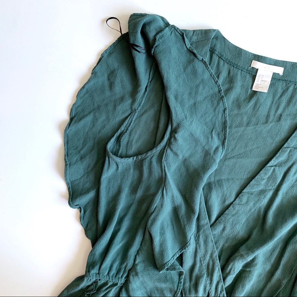 H&M Ruffled Sleeve Wrap Romper - Picture 2 of 4